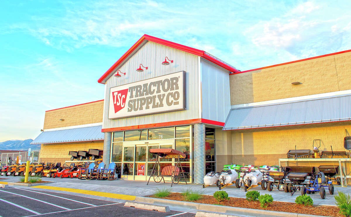 The tractor Supply hours Ebensburg pa, Kayaandhruv Medium