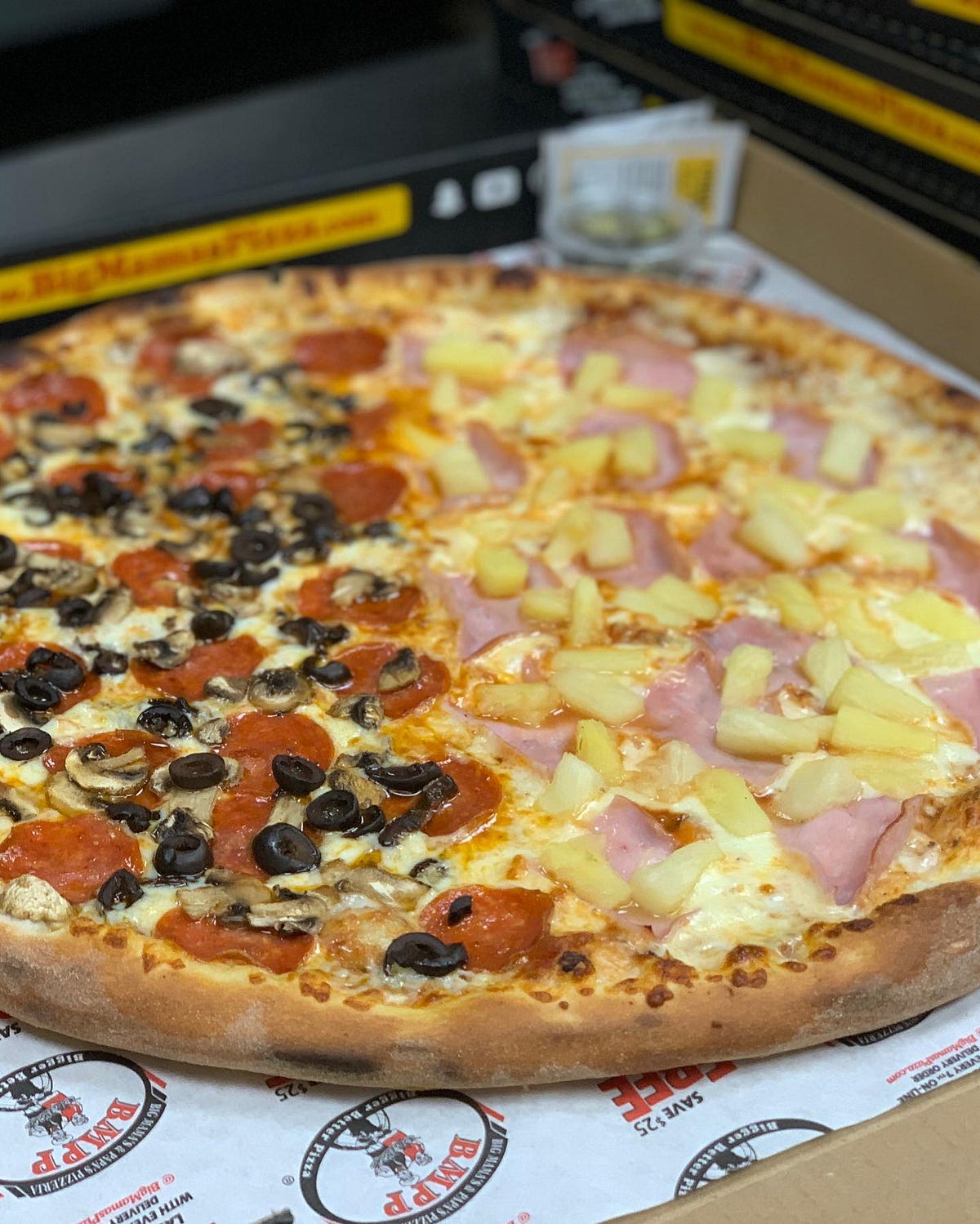 Order pizza in Northridge Big Mama's & Papa's Pizzeria Northridge Medium
