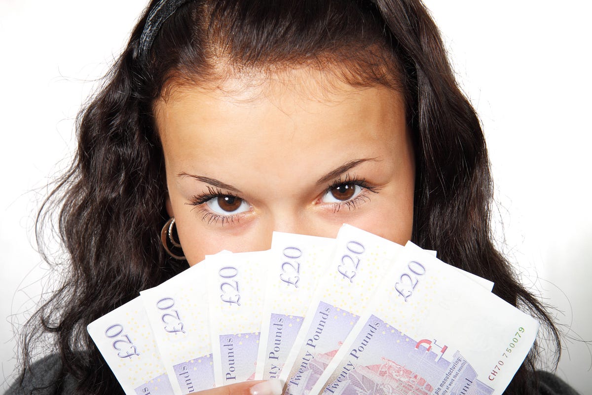 Ponzi Schemes: How To Scam A Lot Of People | by Alex Roan | BlockCentric |  Medium