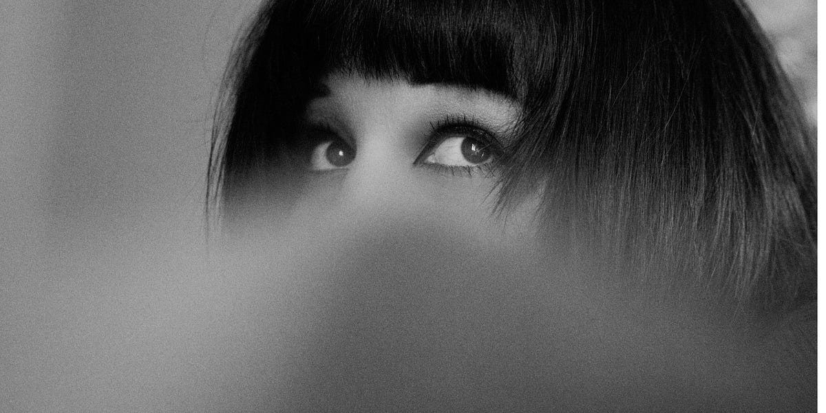 5 Mistakes New Managers Make With Eye Contact That Totally Break ...