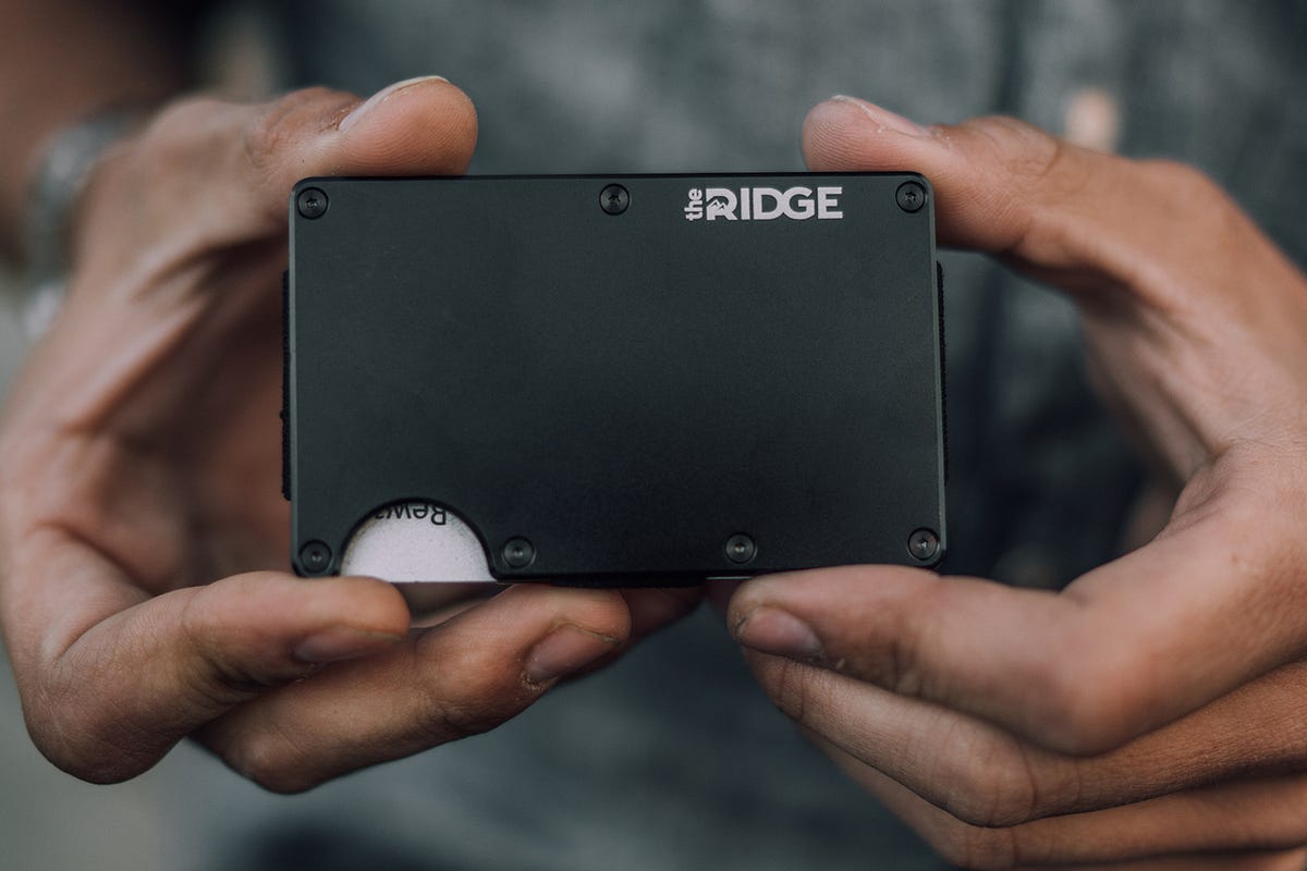 Rossm Wallet vs. Ridge Wallet The Ultimate Comparison for a Slim and