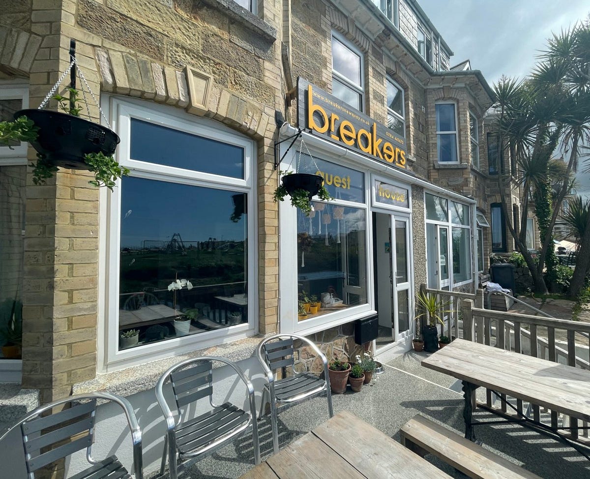 Book Breakers Newquay For Breathtaking Guest Houses in Newquay