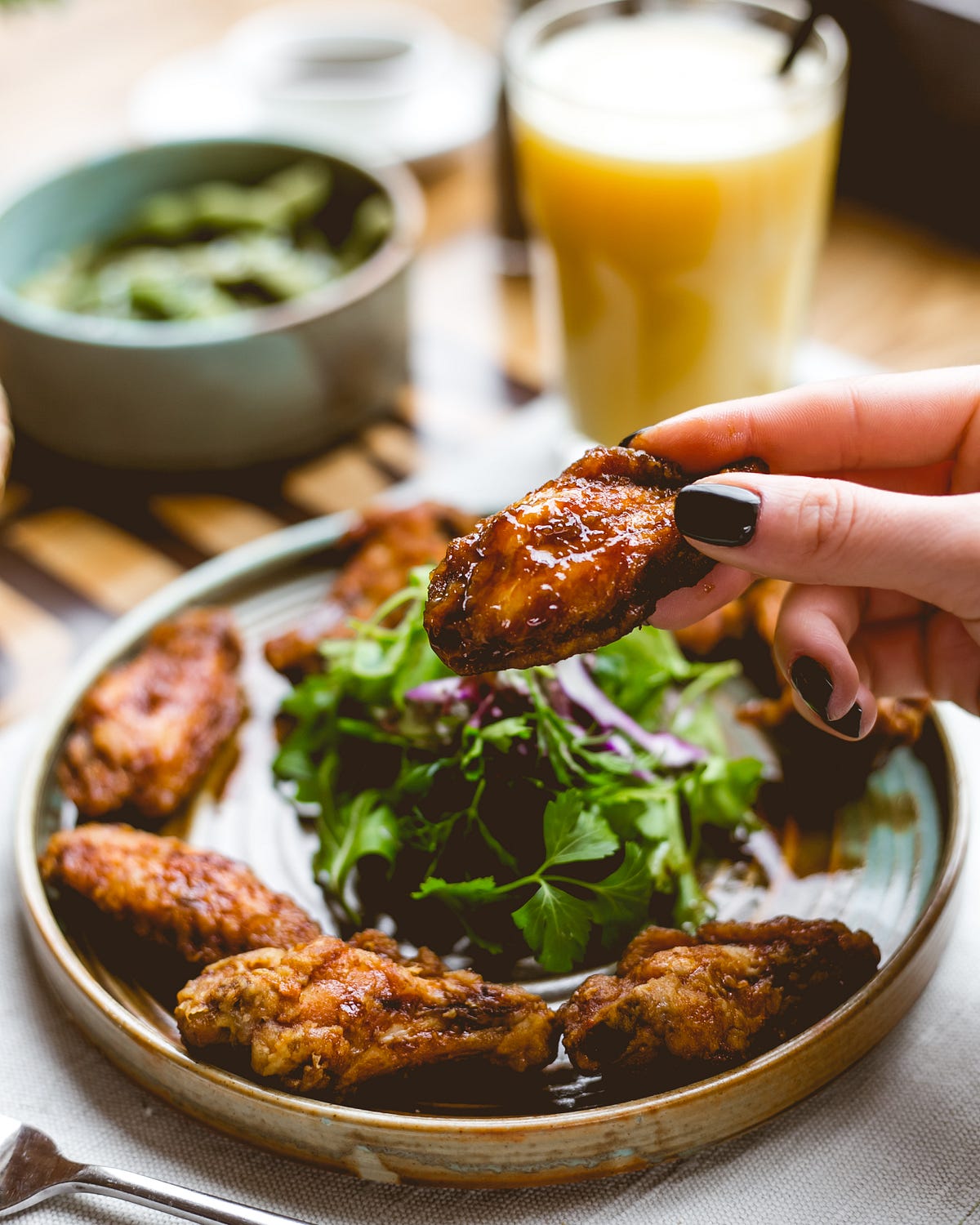 What is the chicken wing’s minimum internal cooking temperature? When