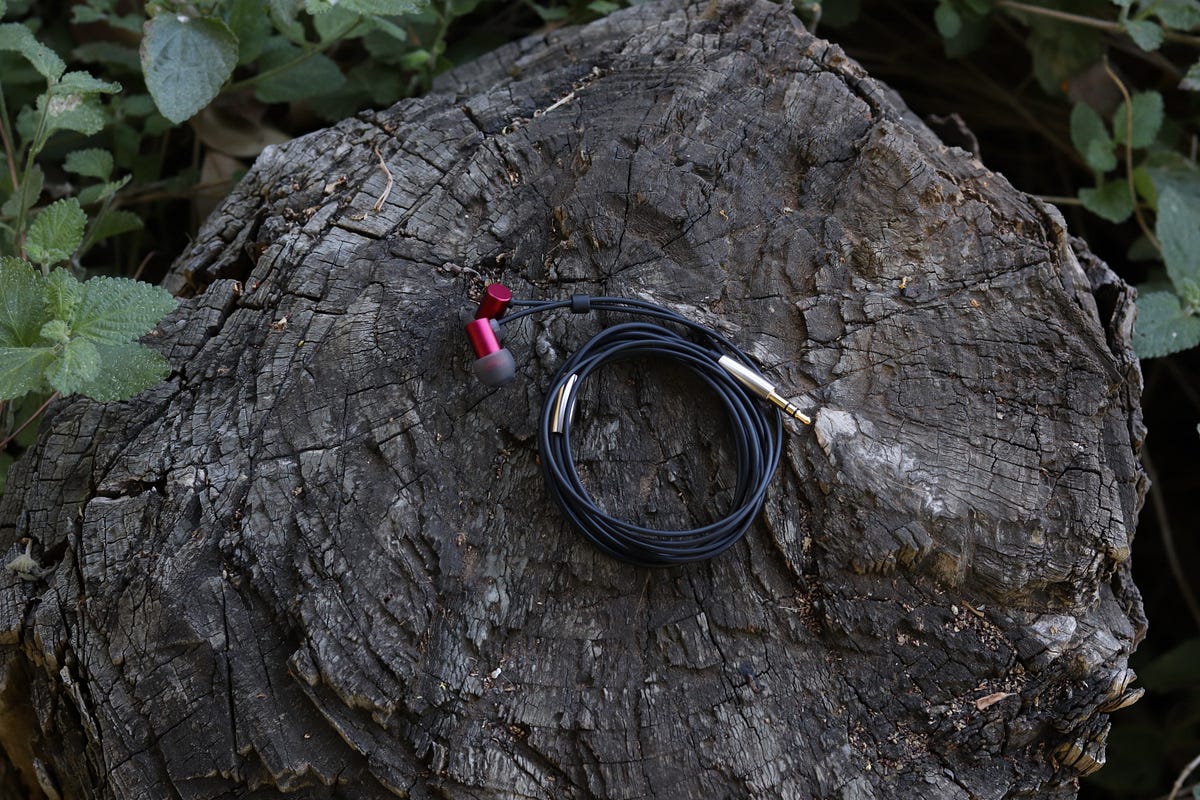 DEAT HIFI Small Review: Big Sound, Small Package | by Aaron | Resonance