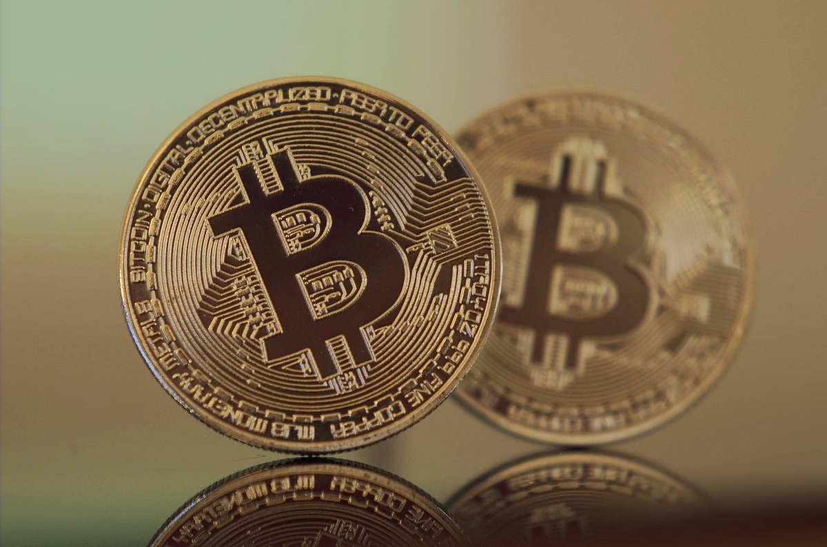 Bitcoin price prediction using LSTM | by Simeon Kostadinov | TDS Archive |  Medium