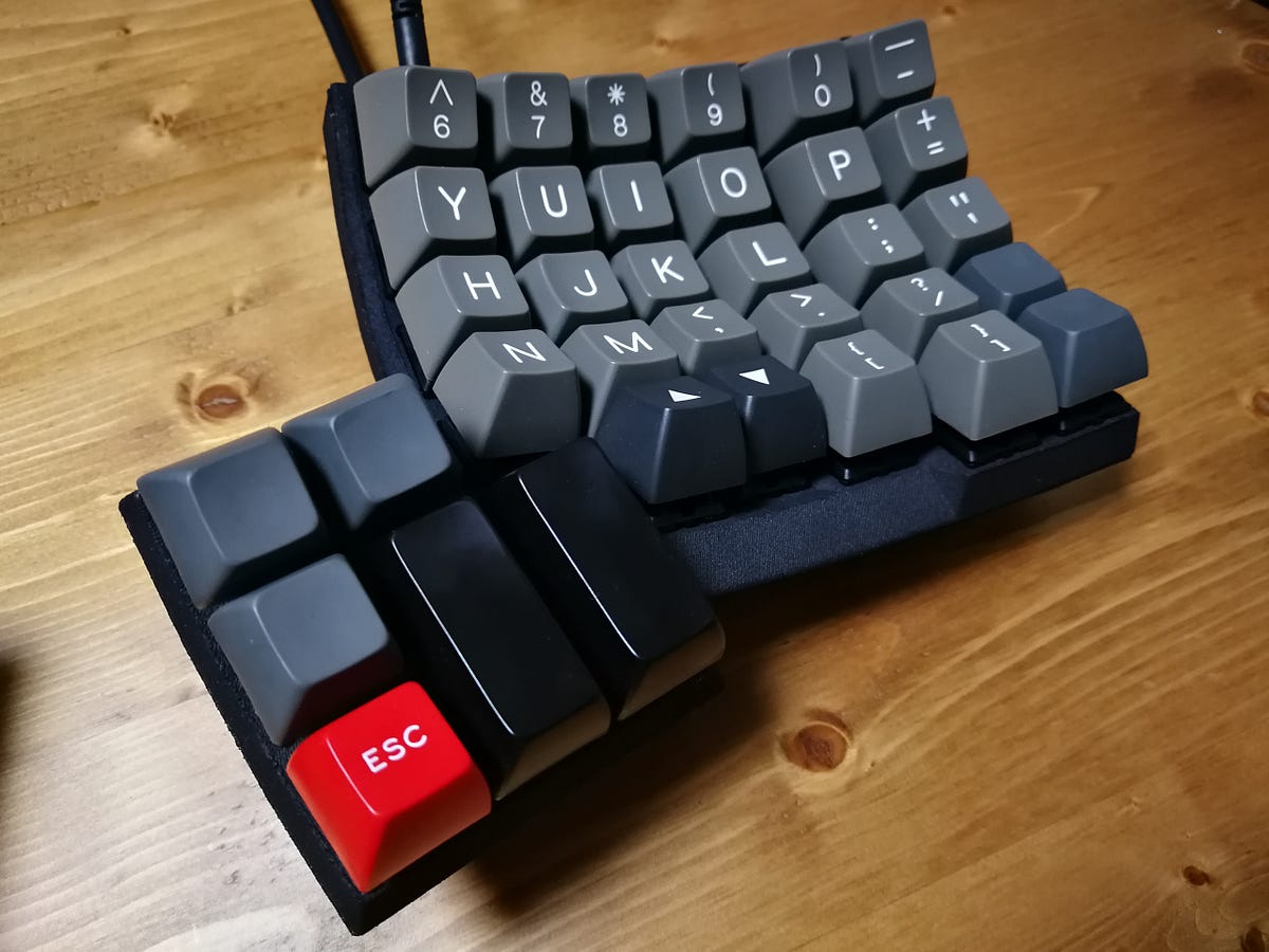 Dactyl キーボードをビルドする. 3D プリントしたケースで
