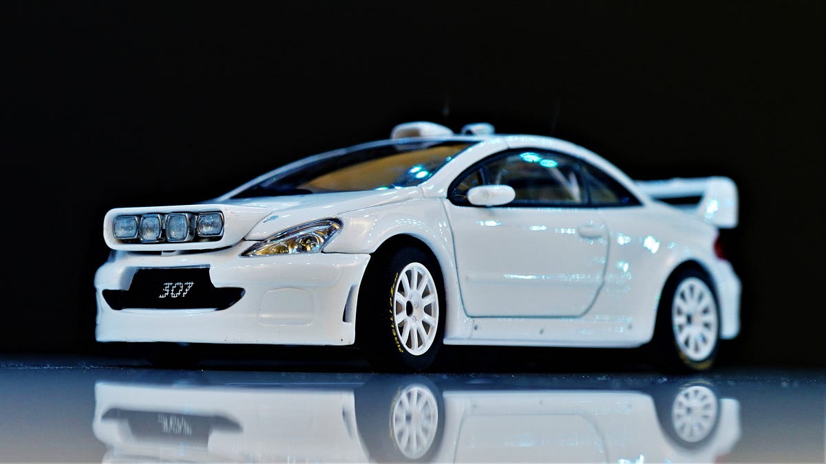 1/18 オートアート プジョー 307 WRC ホワイトプレーン Diecast model cars Peugeot 307 WRC 1/18 Autoart WRC plain body
