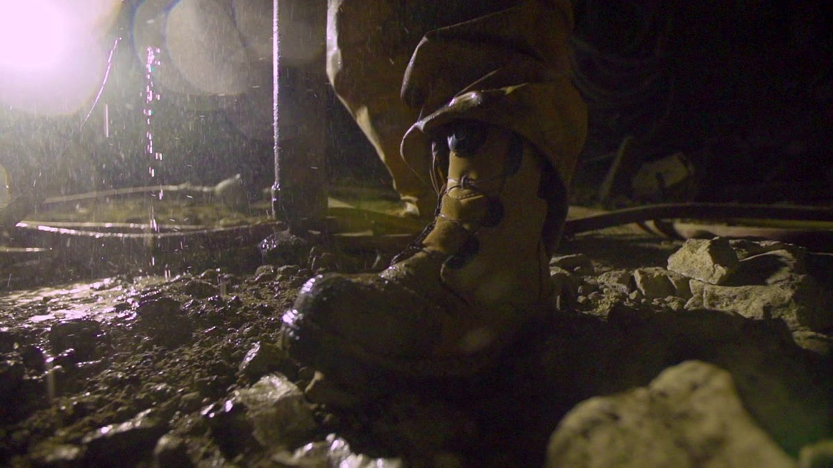 safety shoes trendy