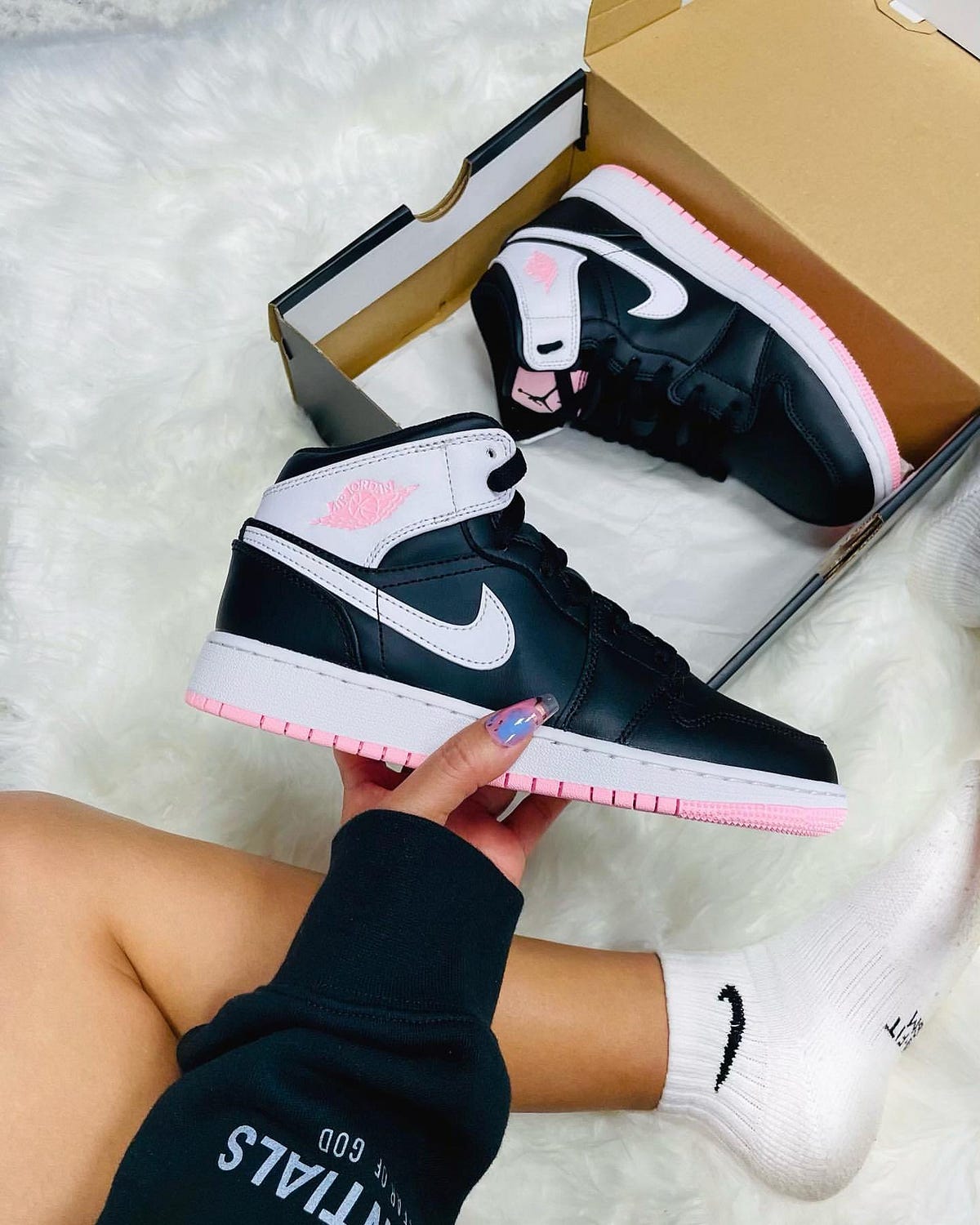 arctic pink black