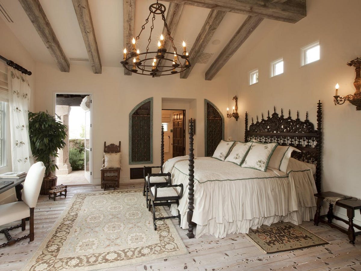 Why do some houses not have ceiling lights in the bedrooms? by