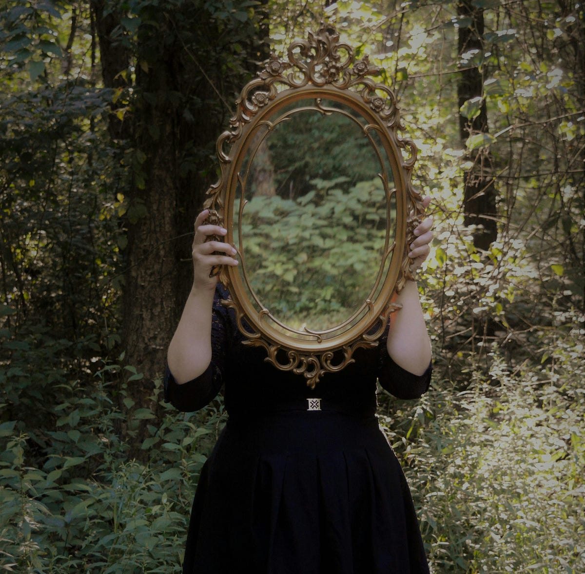 Do I exist through a screen?. Reclaiming Identity Beyond the Screen 