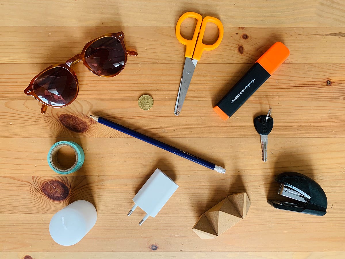 #2 - Le jeu de l’objet manquant 👁 | by Baby Sittor | Medium
