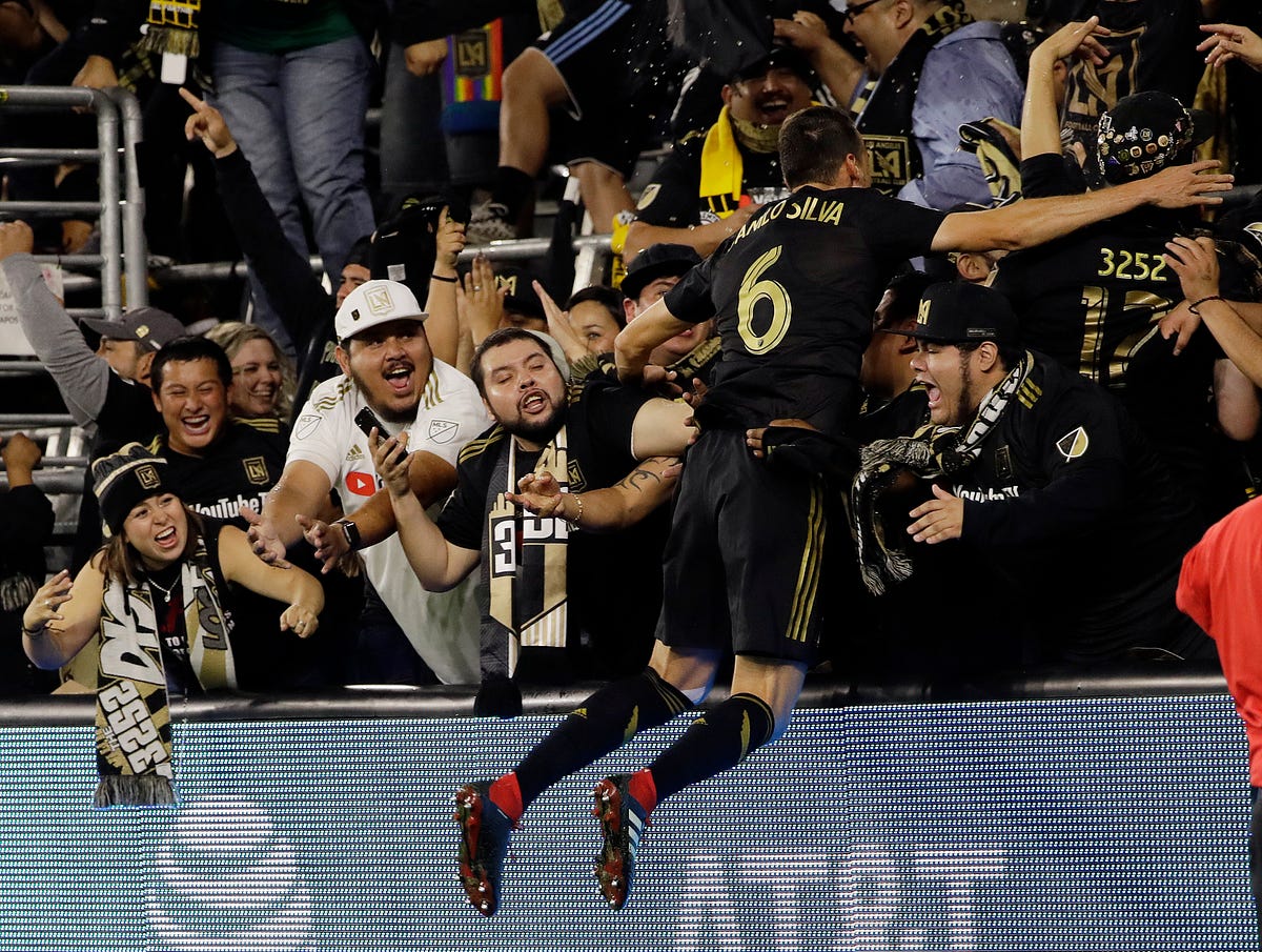 Super fans of LAFC live game experience