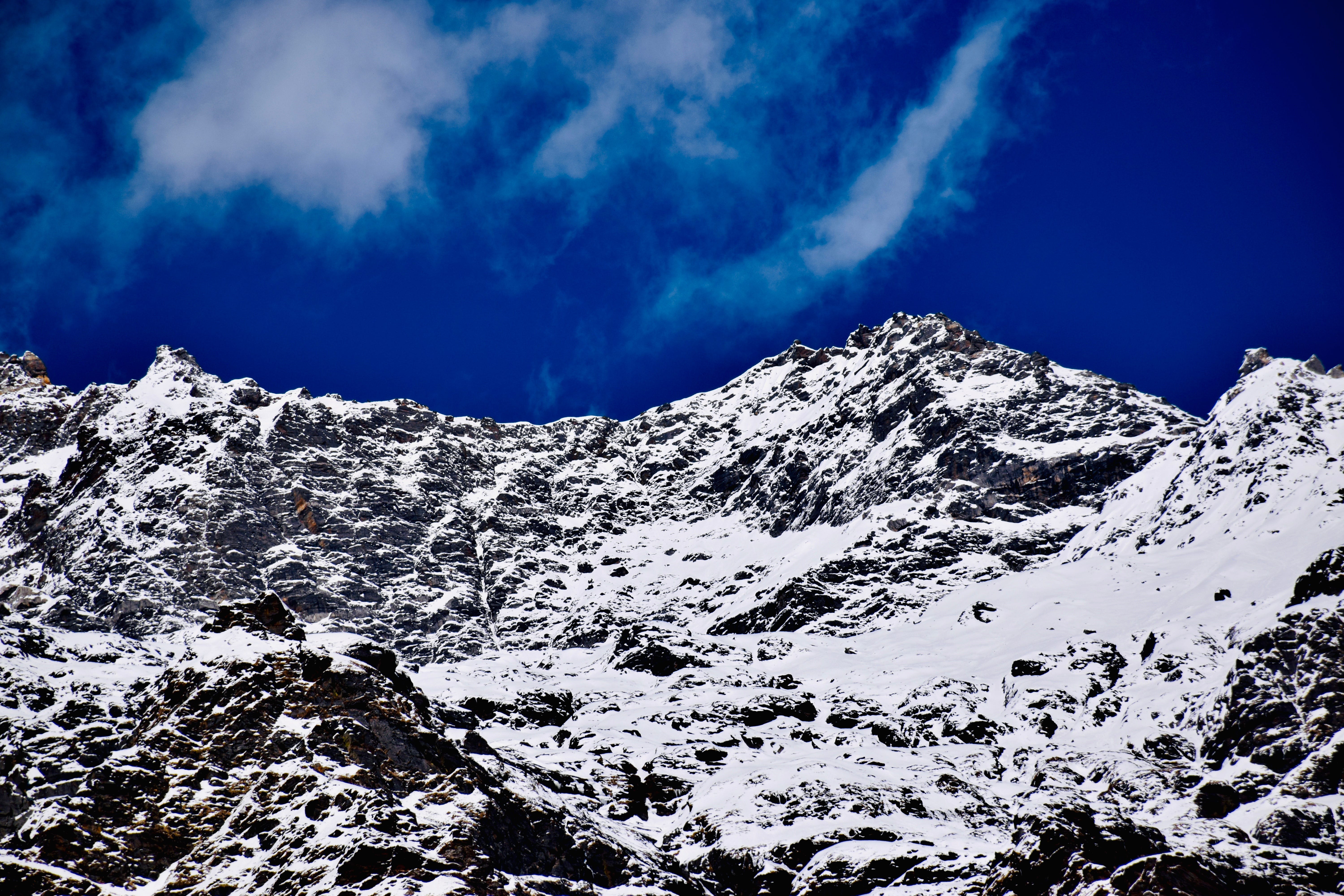 A destination covered in snow looking hot as hell!! A hippie trail to  Kheerganga Trek, Kasol, by Preity Yadav