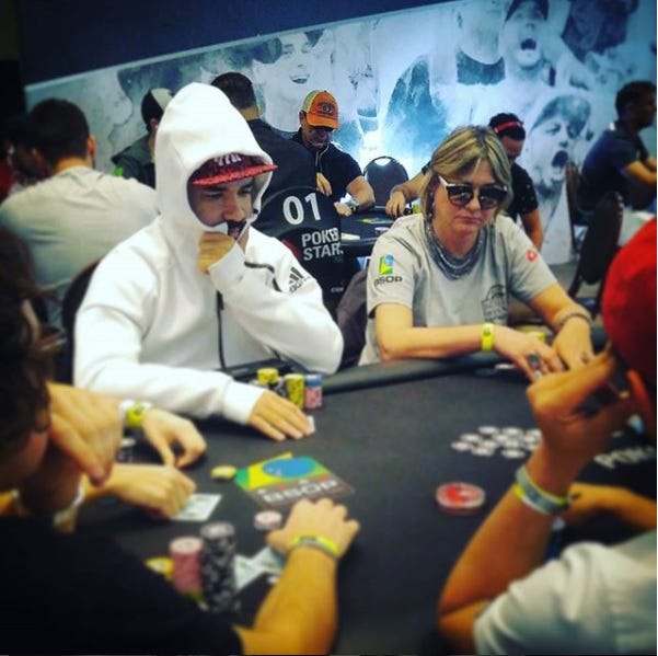 Do Texas Hold'em ao 8-Game: Descubra as Emoções do Poker Americano - Vida  na América