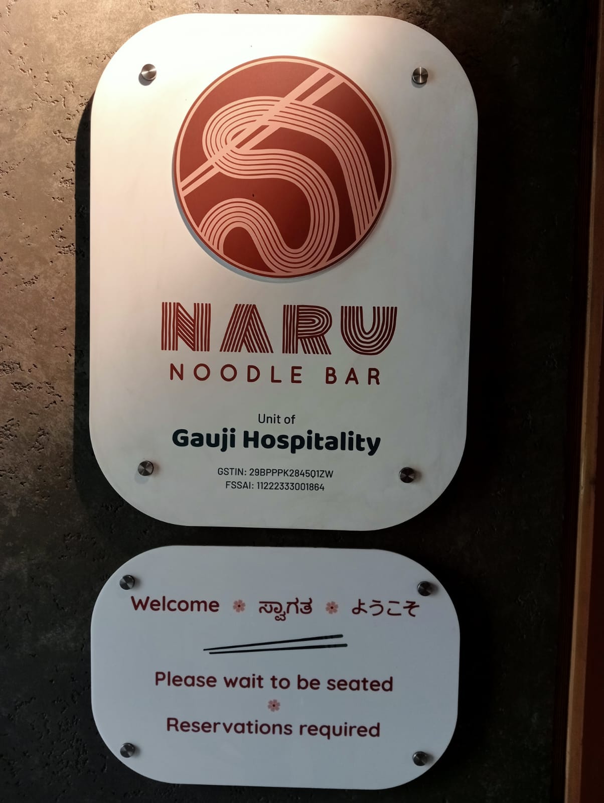 Naru: Noodle Bar