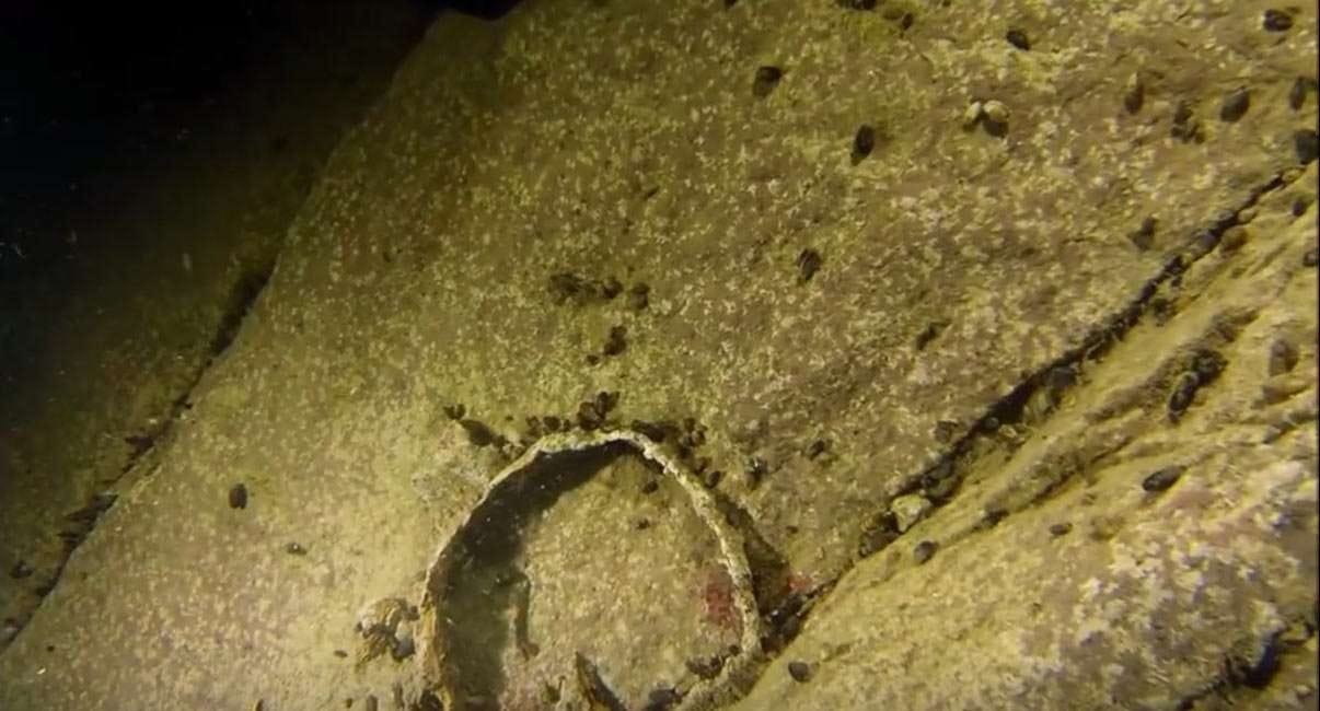 Rengas anomalian päällä [1]