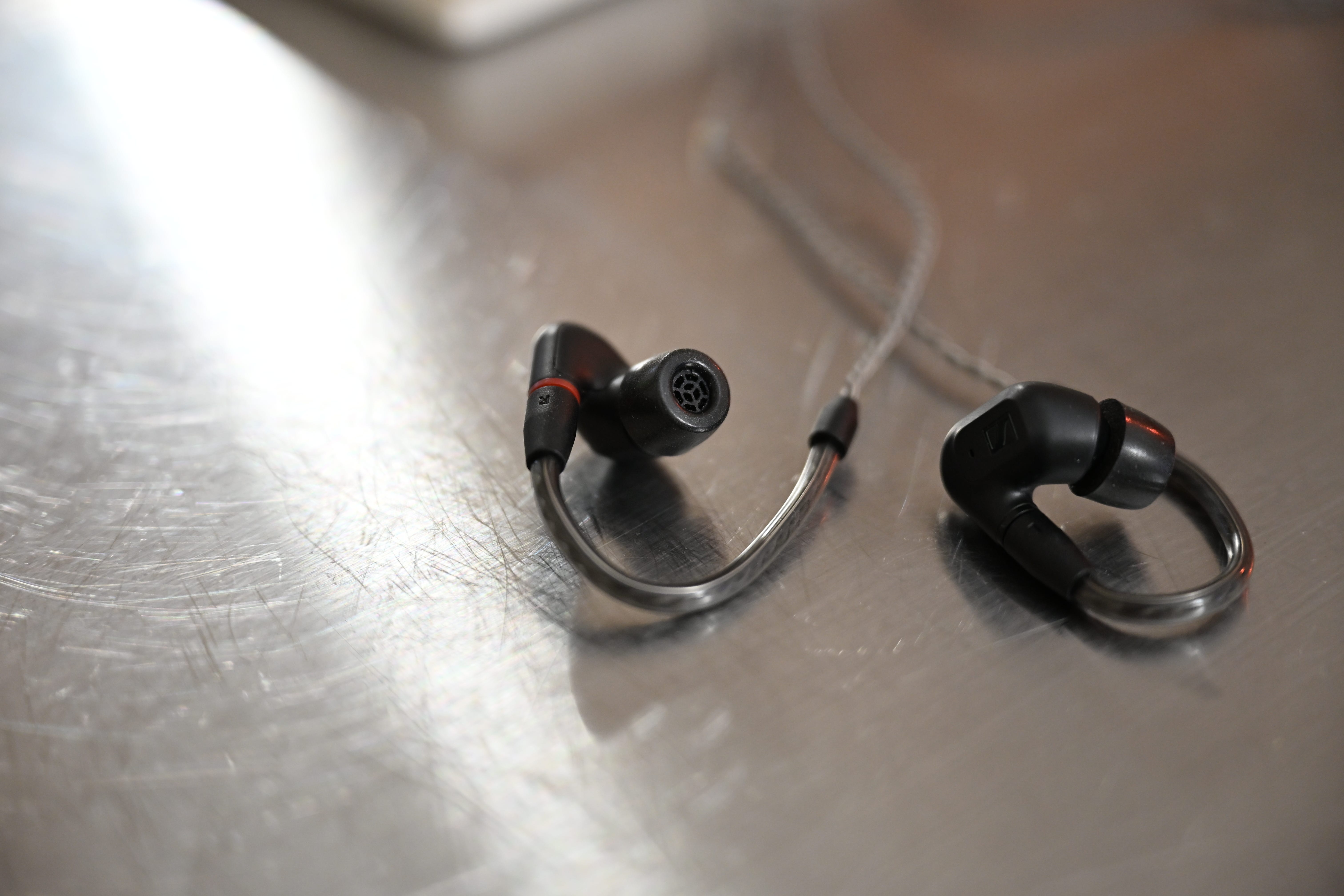 Sennheiser IE 200 review: sounds great, but the MMCX cable is a