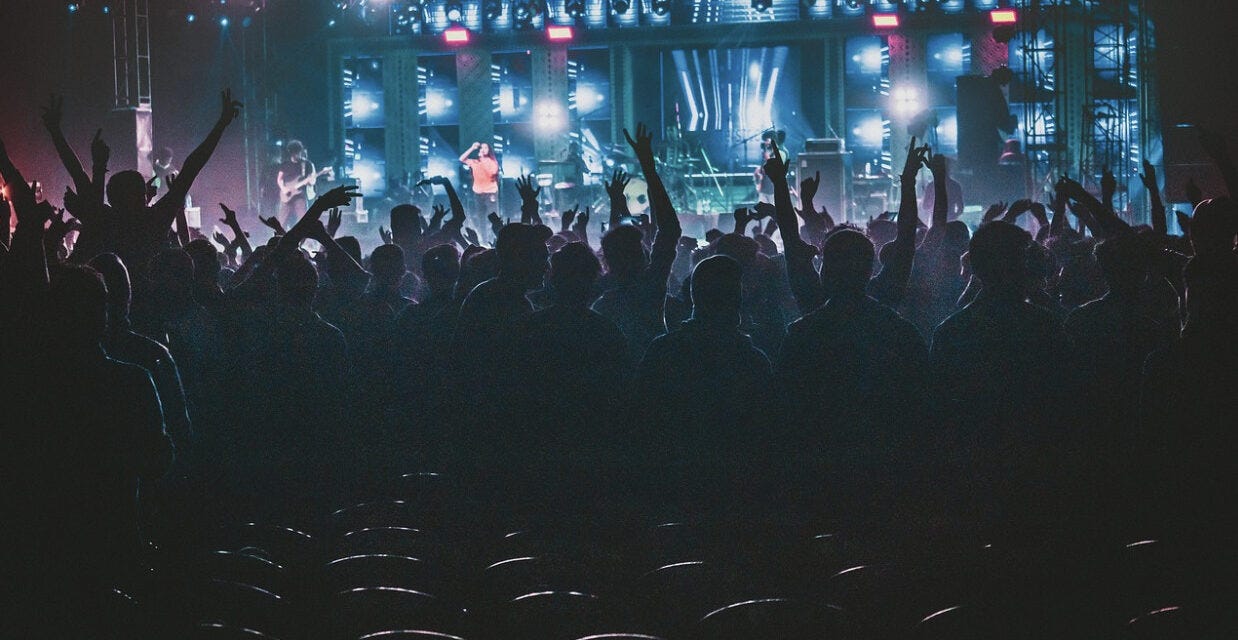 How Does Performing Arts AV Improve Live Performance Experiences?