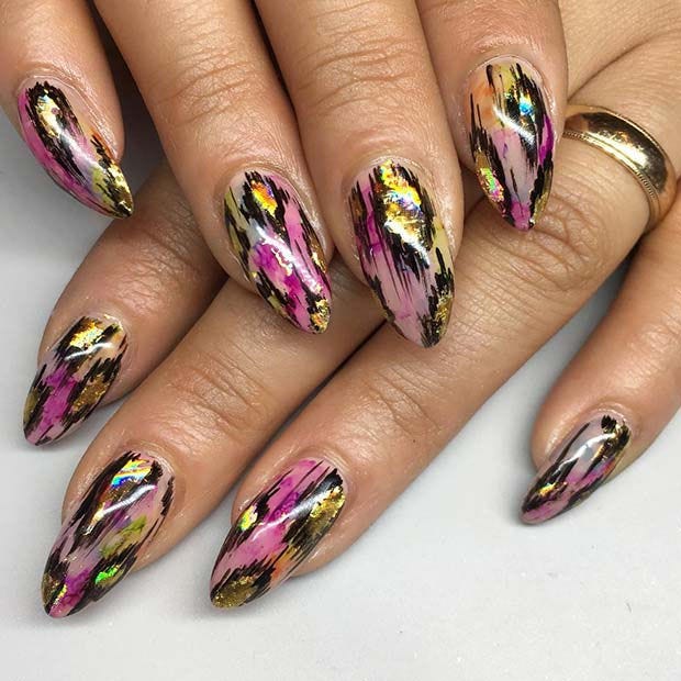 Foil nails 2022: glamorous foil nail designs for your trendy look