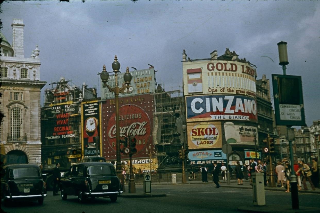 Площадь Пикадилли, Лондон, 1970