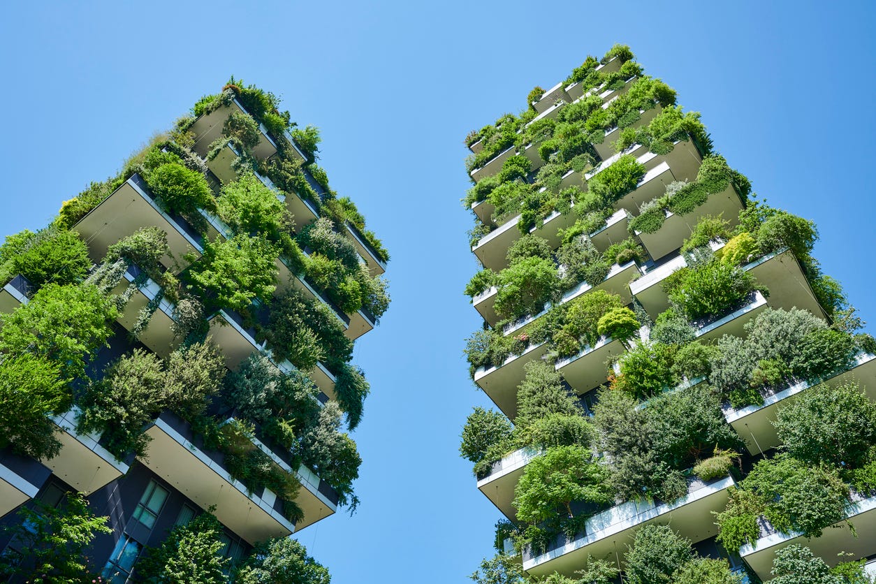 [Le Bosco Verticale de l’architecte Stefano Boeri, photo by tanukiphoto]
