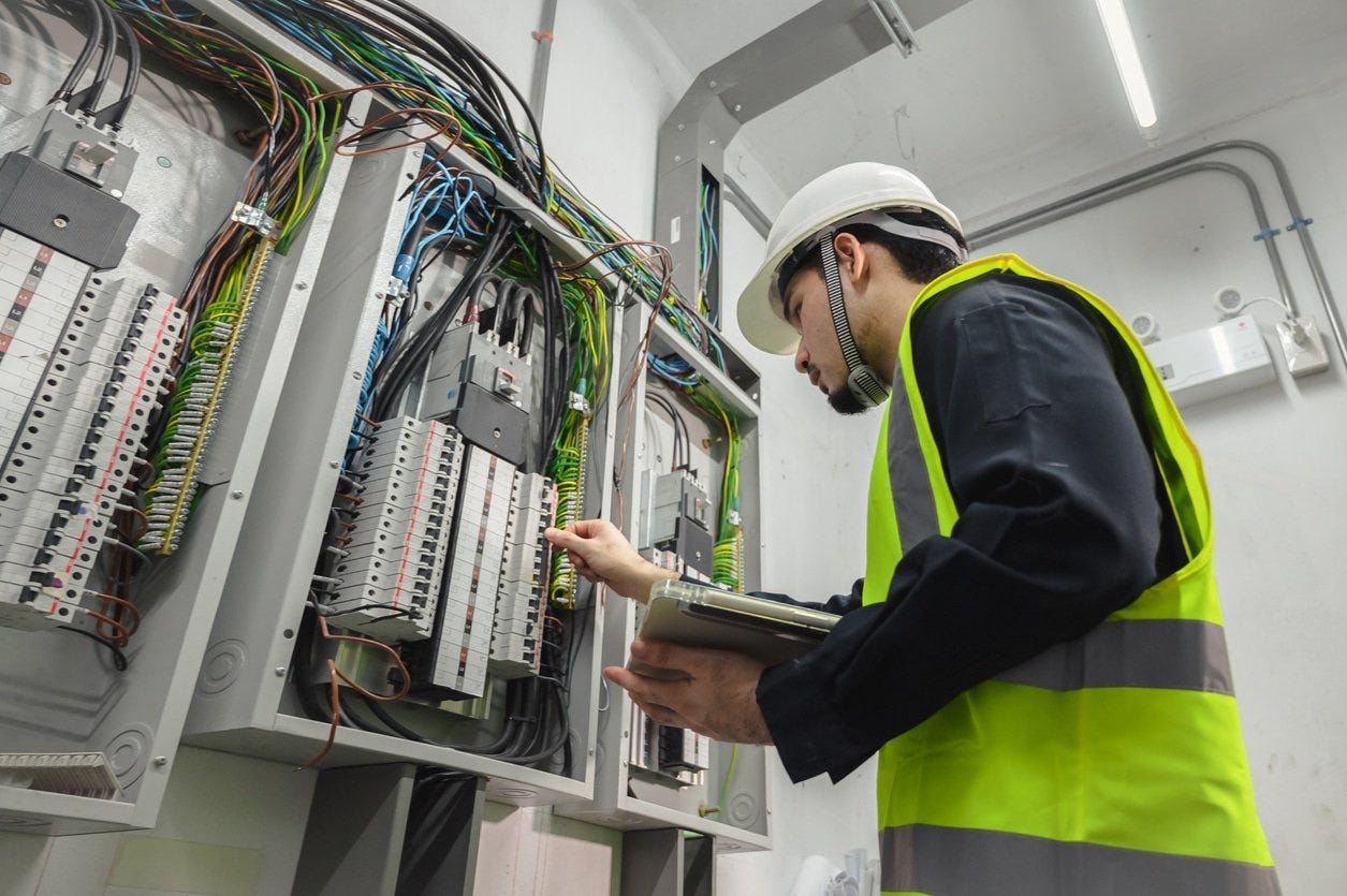 Custom Meter Panels for Commercial Buildings: Enhancing Safety & Load Management