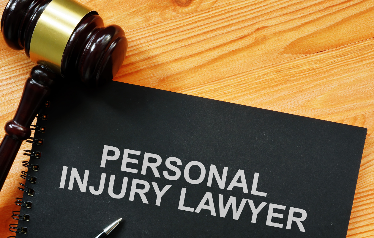 Settlement vs. Trial: How a Personal Injury Lawyer in Macon Helps You Decide