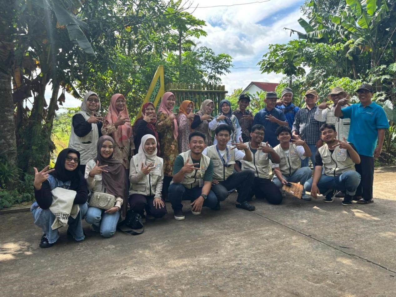 Warga Sungapan 2 Didampingi KKN 026 Studi Tiru ke Desa Kerajinan Bambu