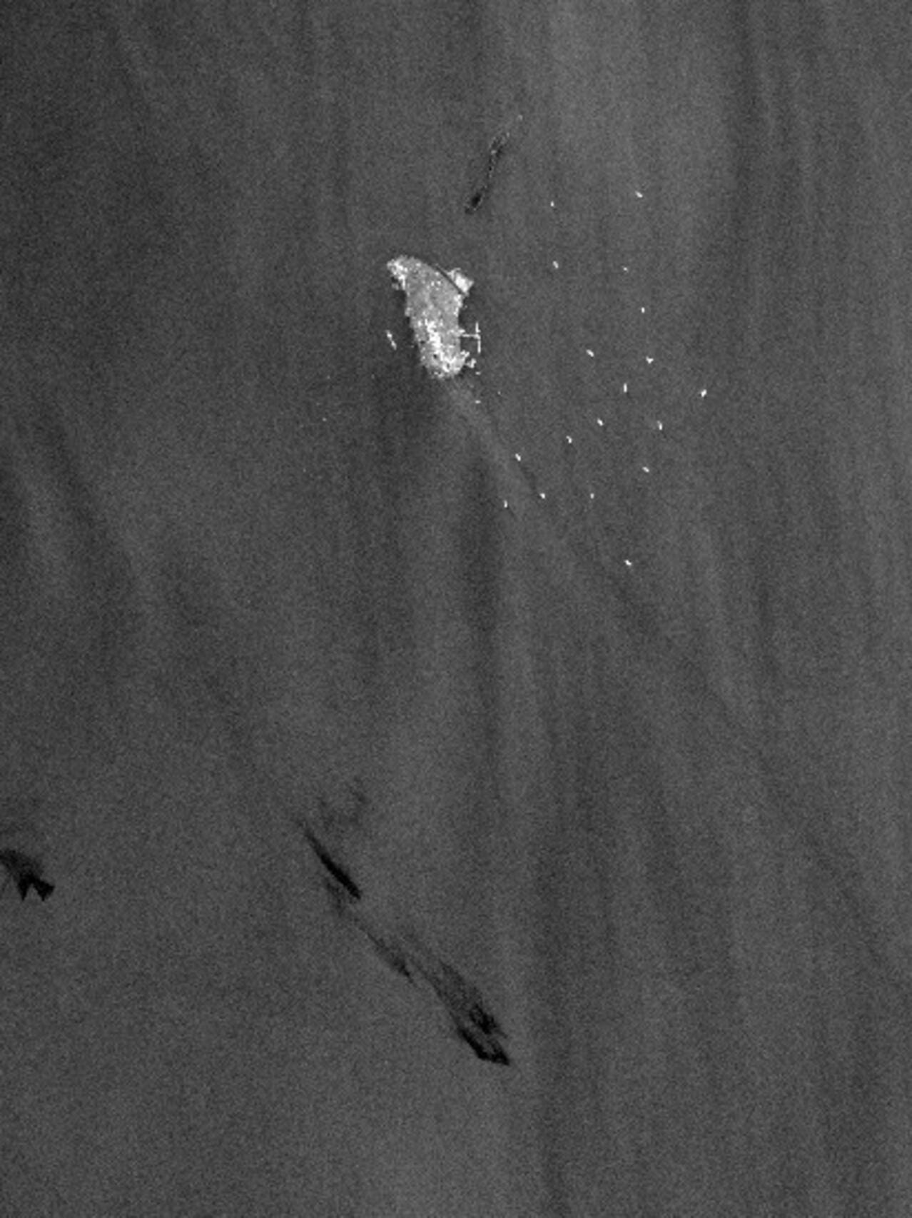 Finding a suspicious dark patch on the ocean is very useful, and at the same time it raises a bunch of new questions. Radar satellite image of Kharg Island (Iran) dated May 9, 2026. Copernicus Sentinel data 2026