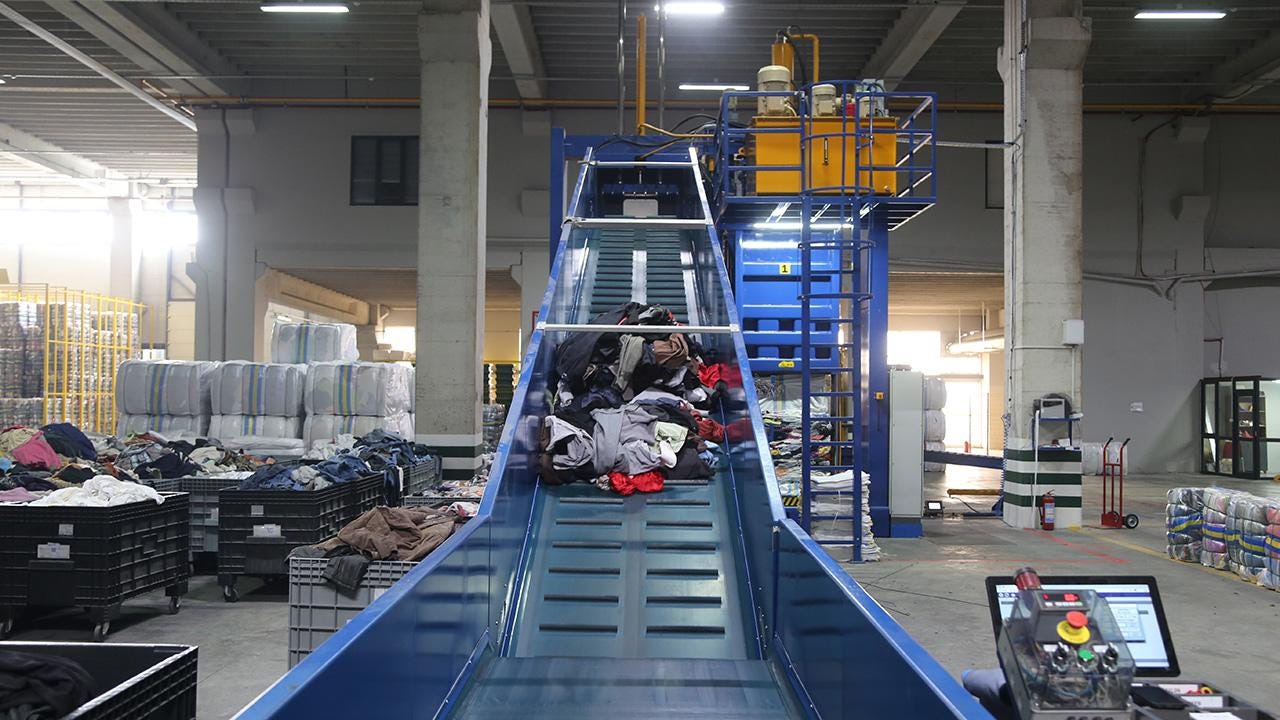 Giysi kumbarasıyla 3 ton 652 kilogram tekstil ürünü geri dönüşüme kazandırıldı