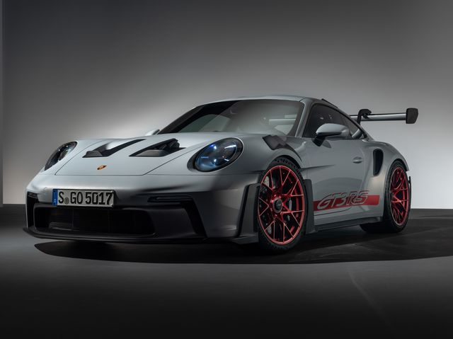 What are the Performance Features of the Stunning 2023 Porsche 911