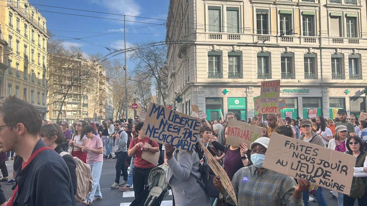 Lyon : près de 10 000 manifestants pour les droits des femmes le 8 mars