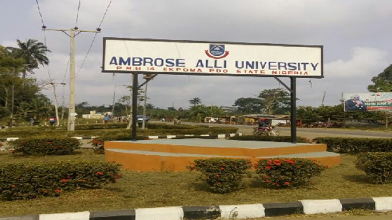 TENSION AS AAU CHAPTER OF ASUU BARRICADE THE UNIVERSITY MAIN GATE.