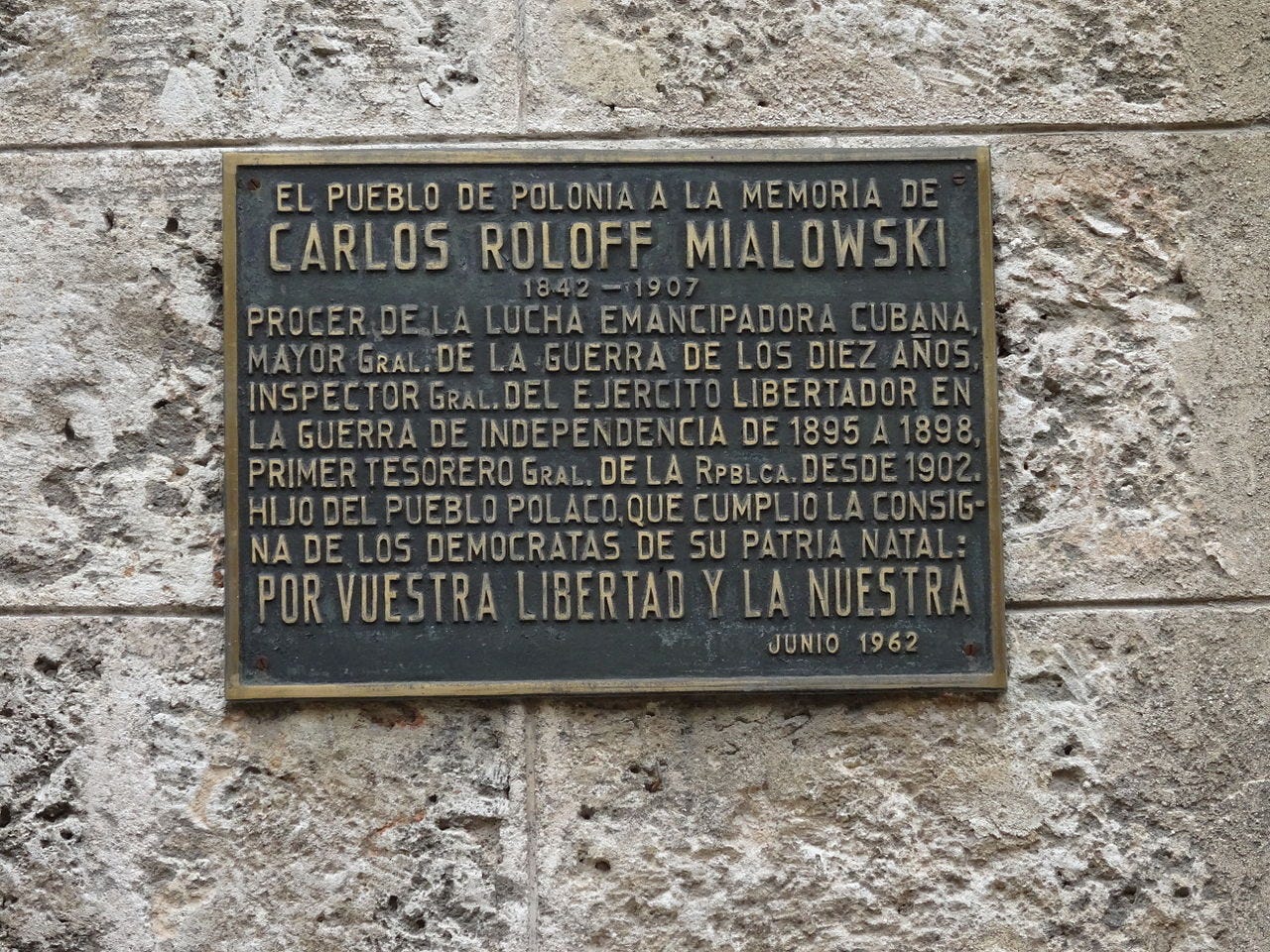 Tablica pamiątkowa ku czci Karola Roloff‑Miałowskiego na Palacio de los Capitanes Generales w Hawanie.