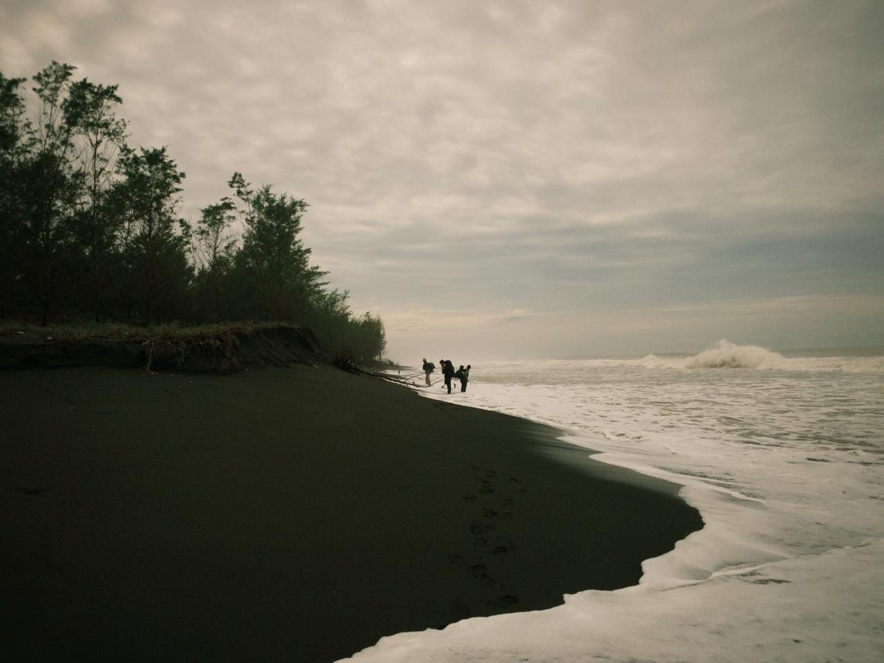 Pantai Pamayangsari — Pantai Karang Tawulan, Tasikmalaya. 2025