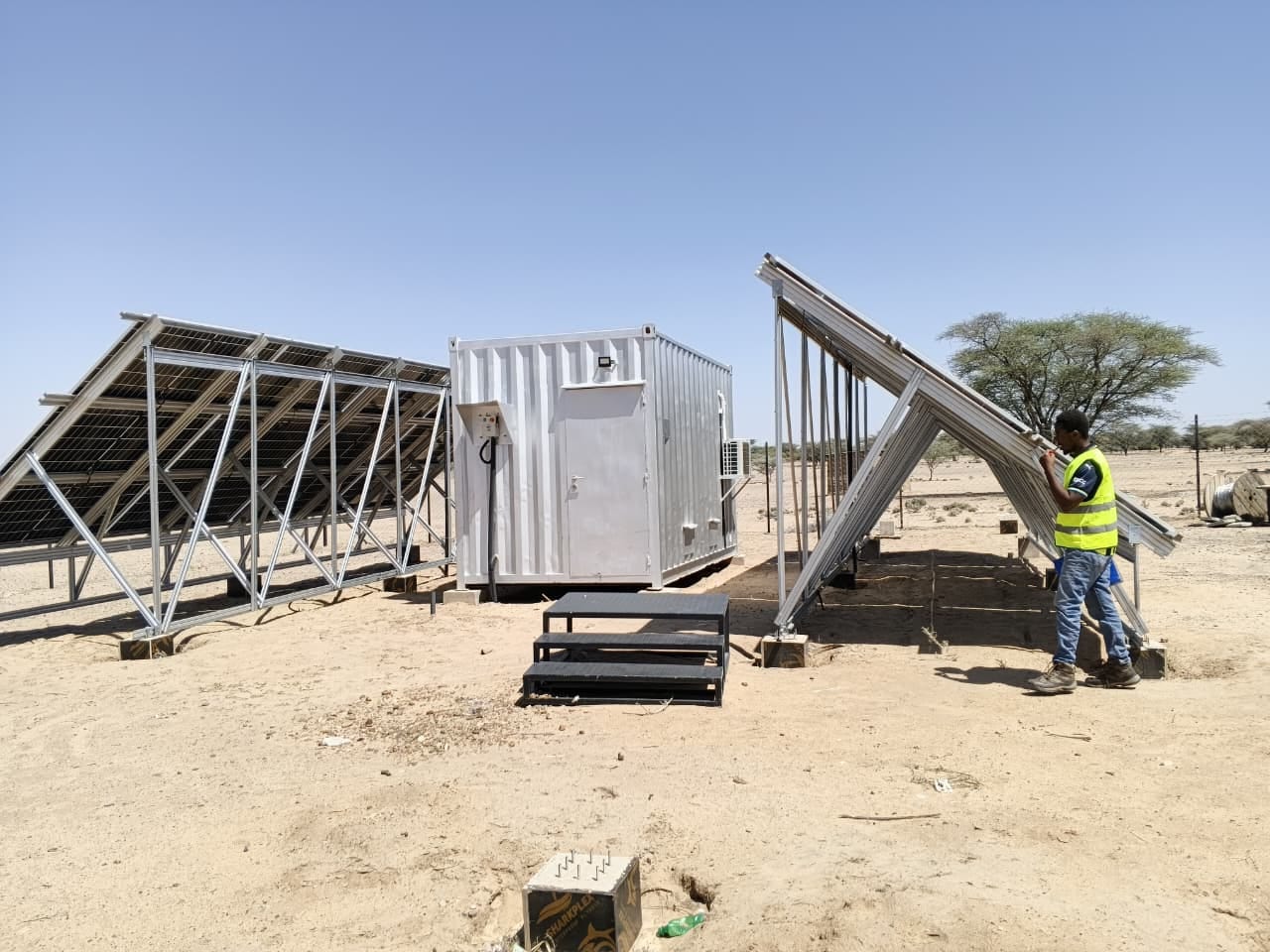 Field Experience: Lessons from Assembling Solar Mini-Grids in Turkana, Kenya.