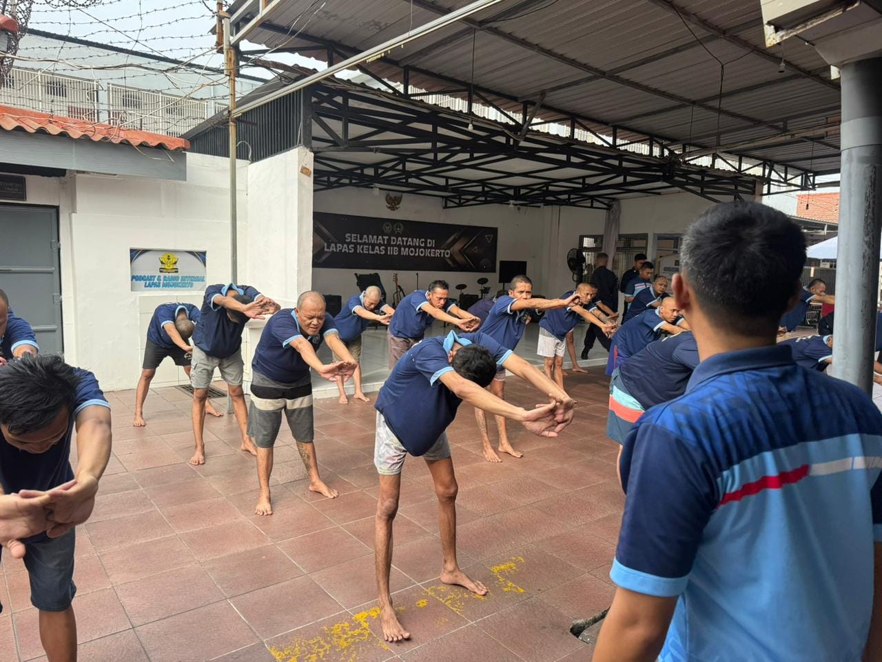 Jumat Sehat, Warga Binaan Lapas Mojokerto Ikuti Senam Bersama Dengan Penuh Semangat