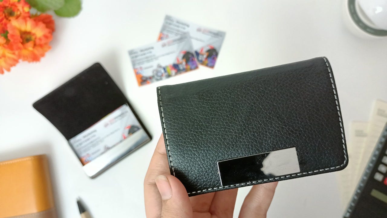 Souvenir Name Card Kulit NC9101: Sentuhan Eksklusif untuk Momen Berharga
