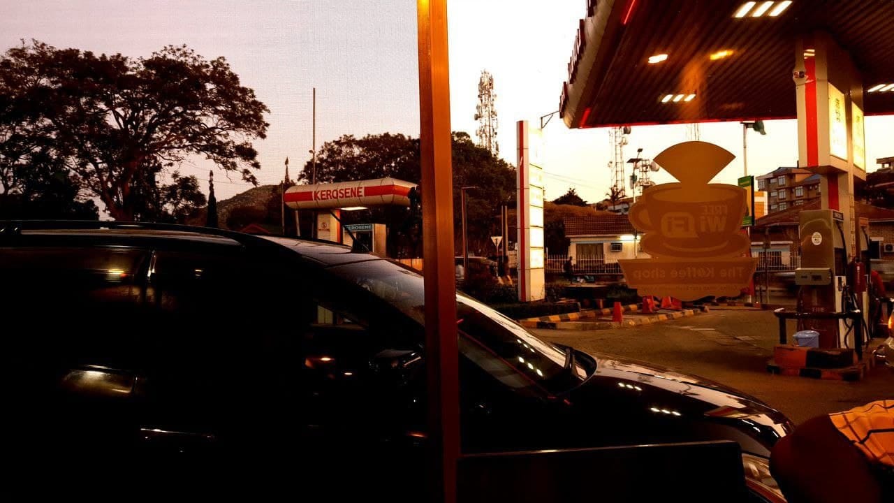 HADITHI FUPI: Mkahawani