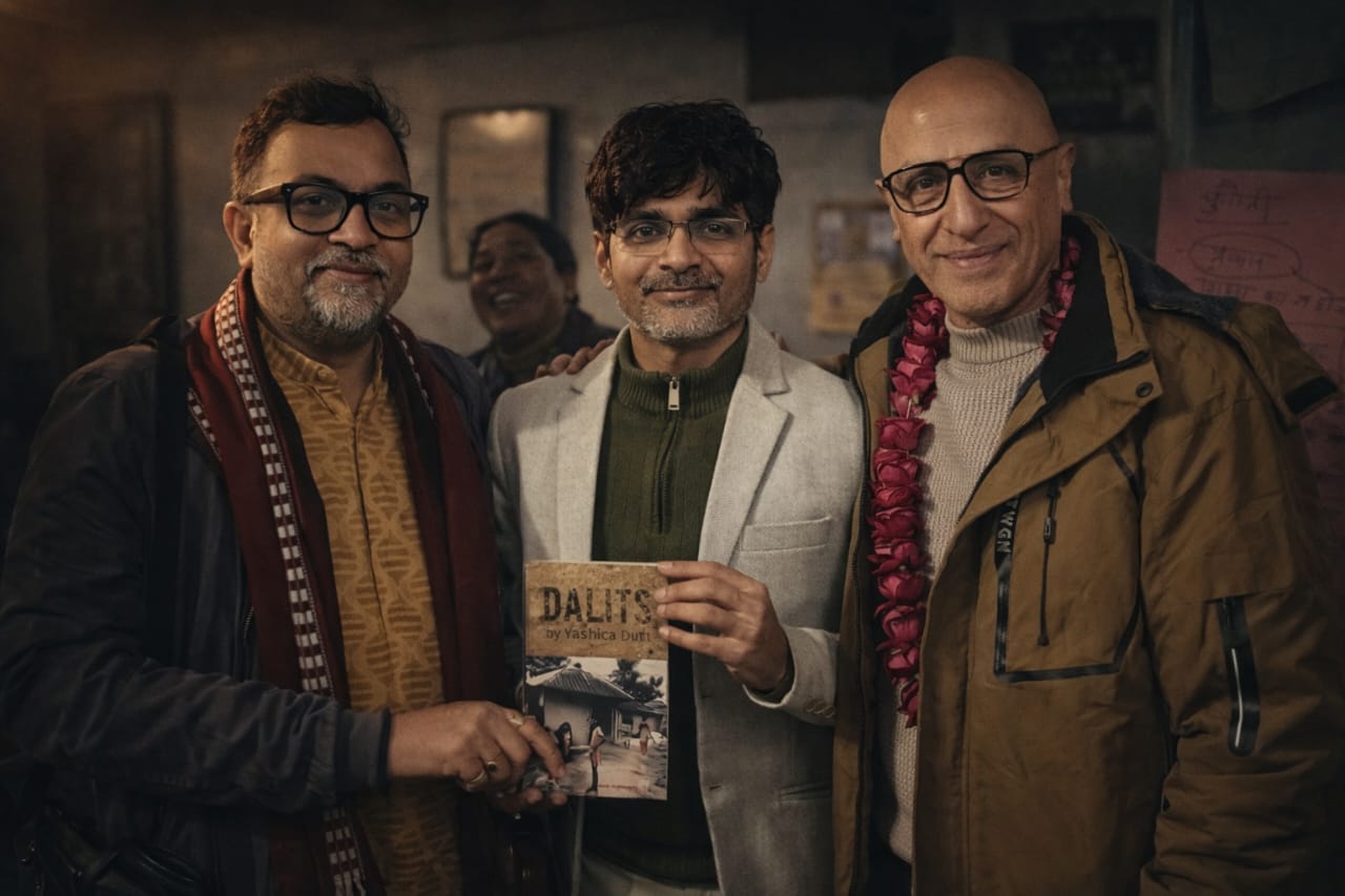 With Lenin Raghuvanshi and Vikash Srivastava (Founder, Gorakhpuriya Bhojpuriya), Prof. Chawky Frenn stands in solidarity for the global future of Bhojpuri as a mother tongue, highlighting the link between language, cultural identity, and human dignity during the Jan Mitra Samman engagements in Varanasi.
