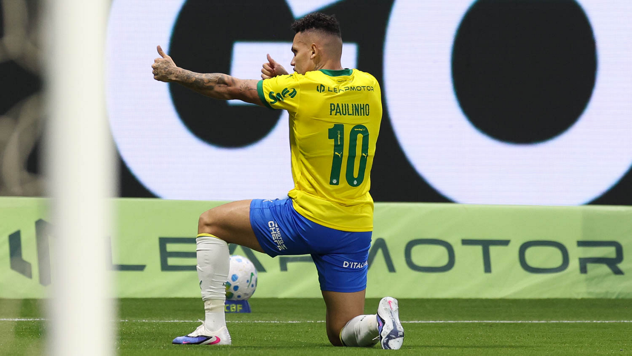 No sufoco, Palmeiras vence Chapecoense e se mantém na liderança na pausa para a Copa do Mundo