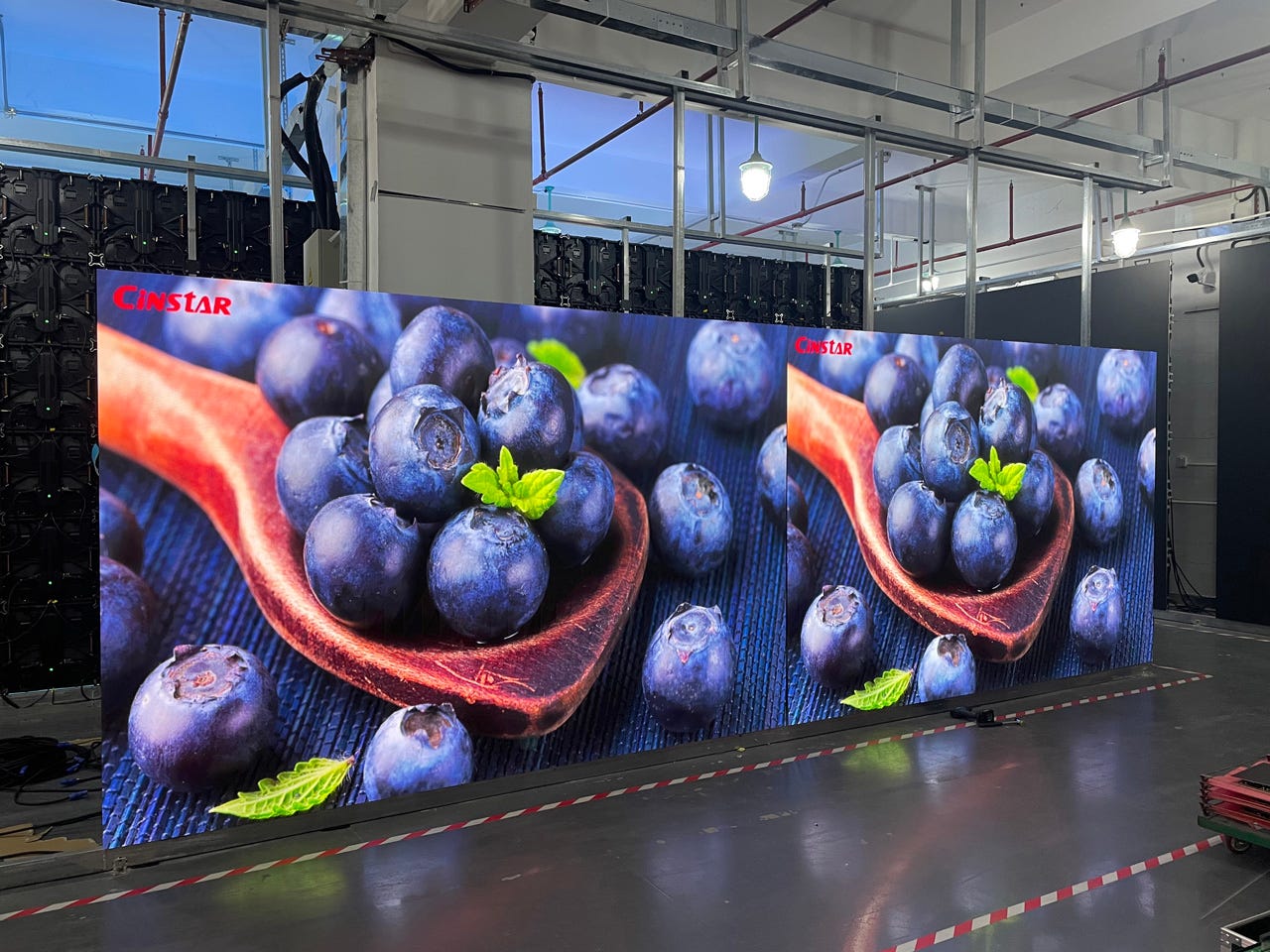 dvLED vs. LCD Video Walls: Which Display Technology Fits Modern Visual Spaces?