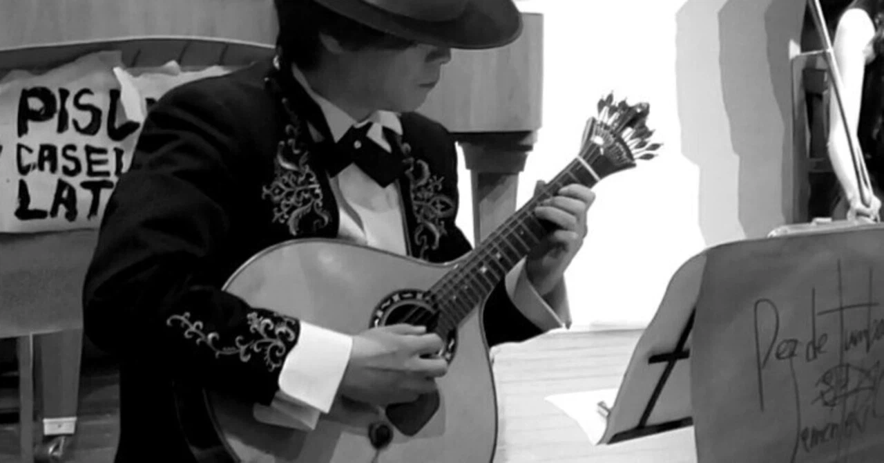 Fado Enterro: The Burial Song of the Tomb Fish Orchestra