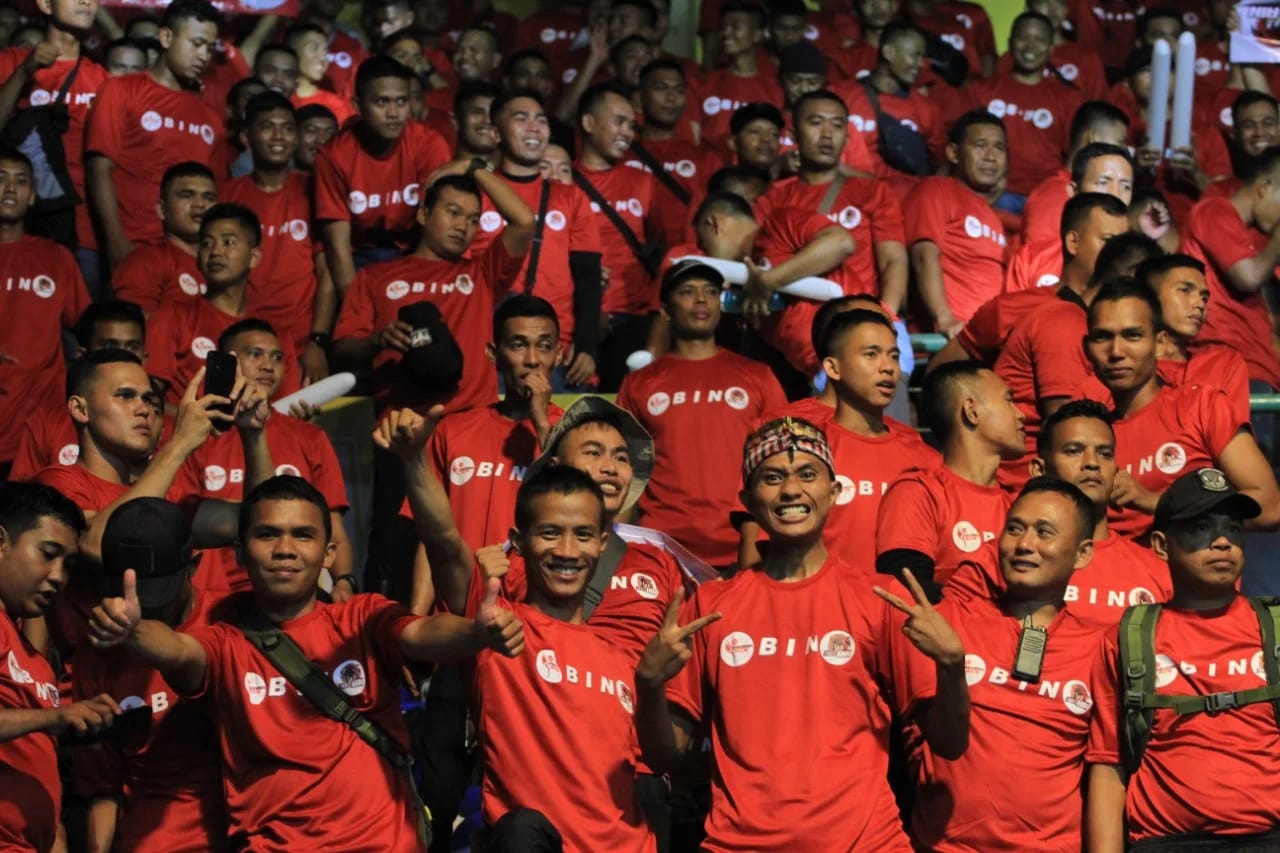 Suporter BIN skin biasa pada salah satu pertandingan Proliga 2023. Istimewa
