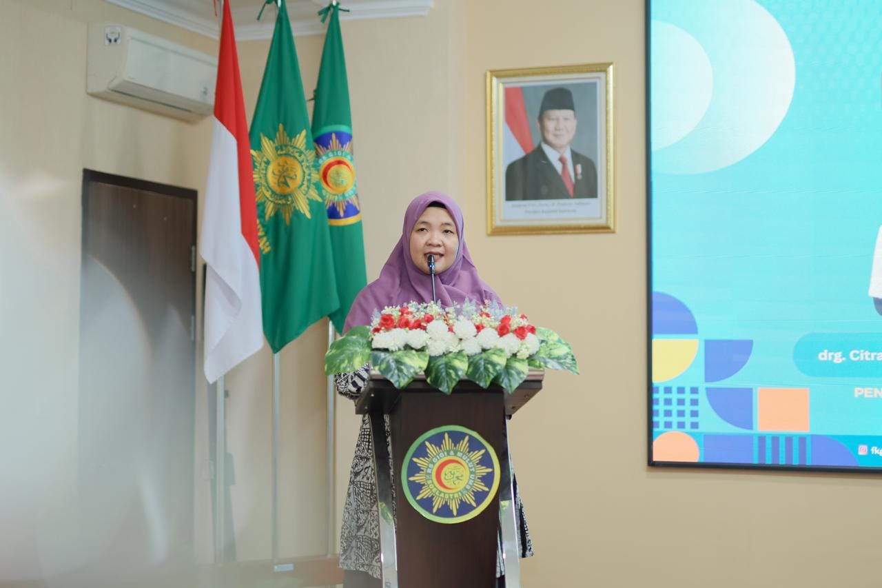 Sambutan oleh Dekan FKG UMS, Dr. drg. Noor Hafida Widyastuti, Sp.KG.