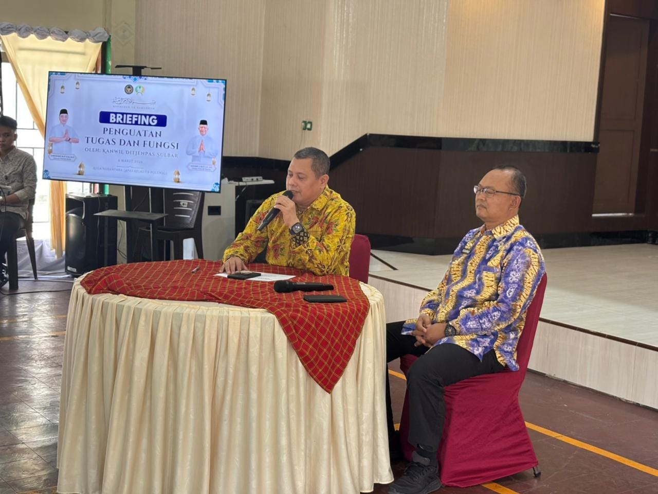 Percepat Pemenuhan Hak WBP, Kabid Yanbin Kanwil Ditjenpas Sulbar Beri Pengarahan di Lapas Polewali