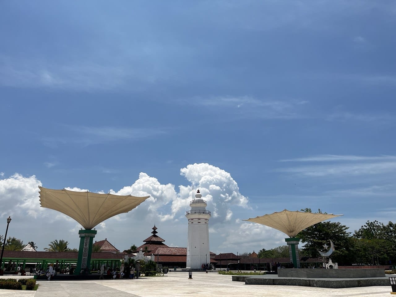 Jejak Waktu di Mesjid Agung Banten Lama