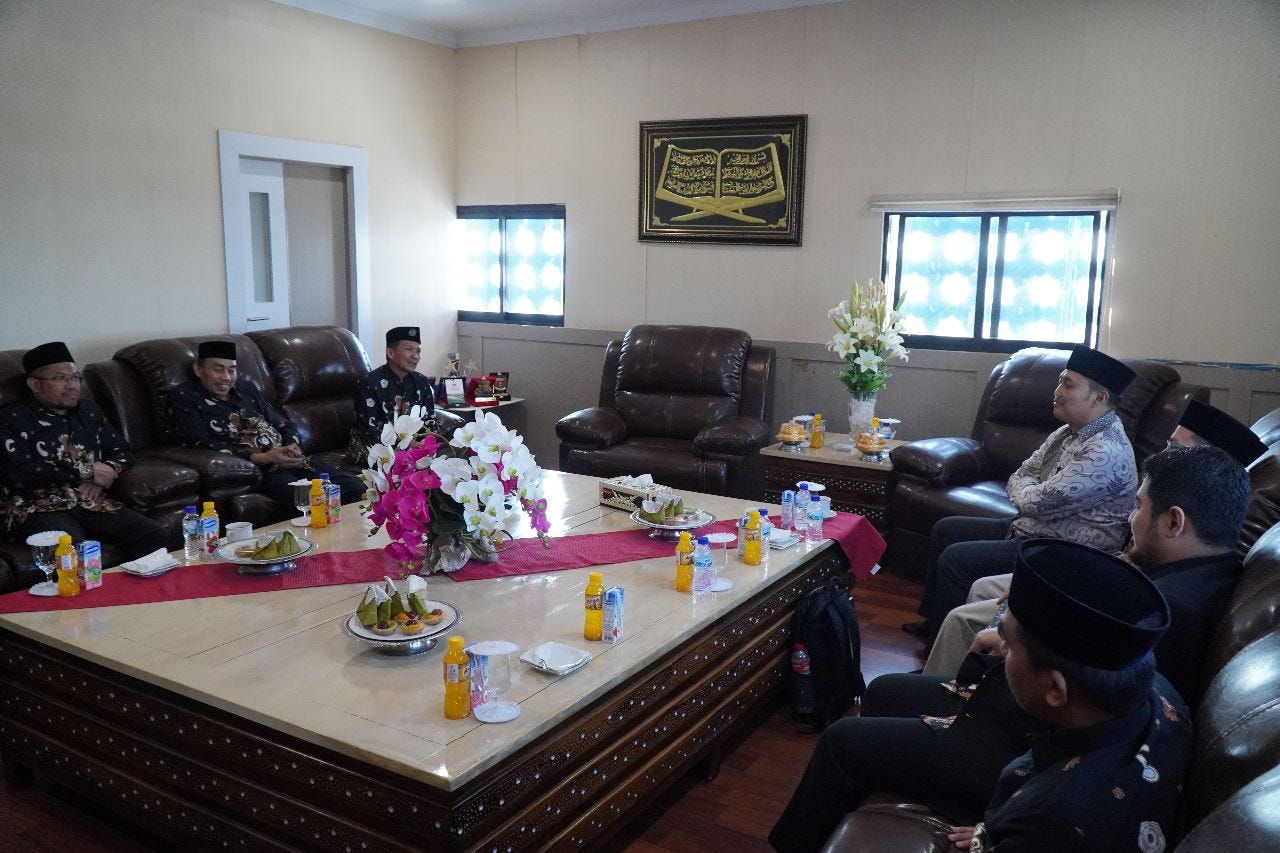 Belajar Pengelolaan Ma’had, Universitas Muhammadiyah Mataram Berkunjung ke Unismuh Makassar