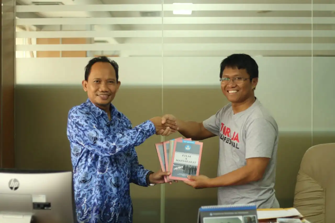 Belo Tarran Launching Buku “Para Jenderal dari Negeri Para Raja”, Berisi Biografi 69 Jenderal Asal…